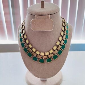 🌺 New/ Necklace- Gold/Beige/Dark Green